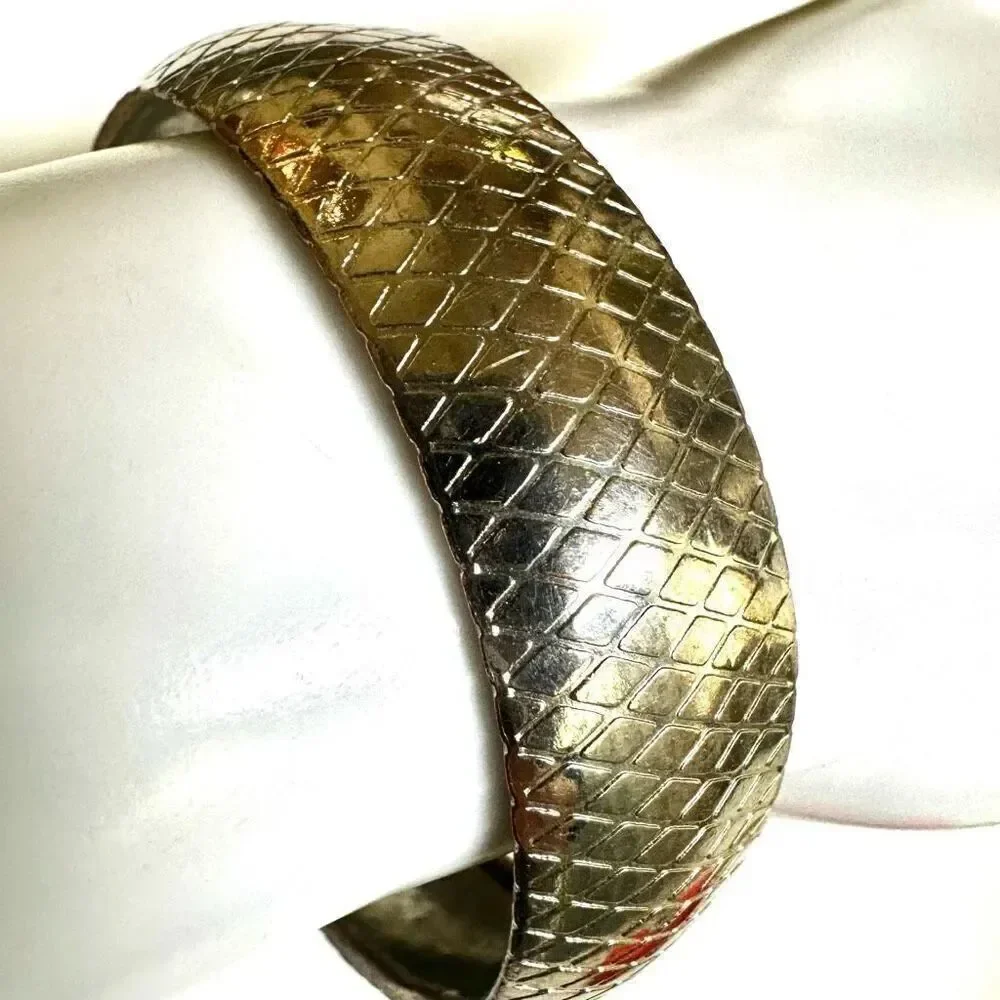 Silver tone bangle bracelet silver tone